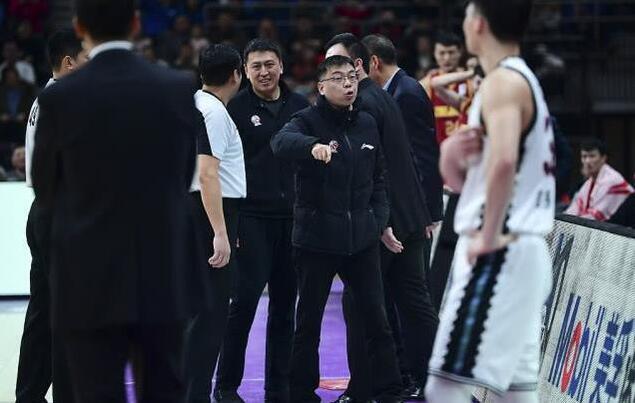 买易建联被拒后终进总决赛 3年前他说裁判毁了中国篮球